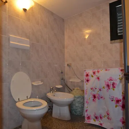 800 Metri 2 Pax Lejlighed Agrustos